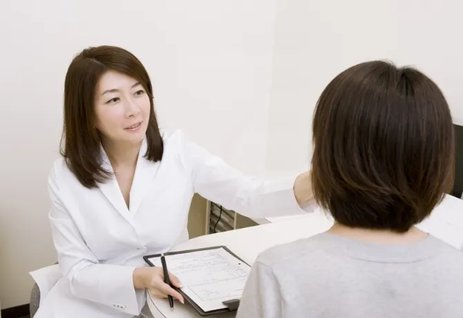 美容皮膚科でのクレーター毛穴(ニキビ跡の凹み)の治し方
