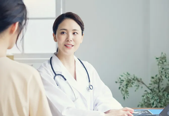 美容皮膚科で相談や治療を受ける